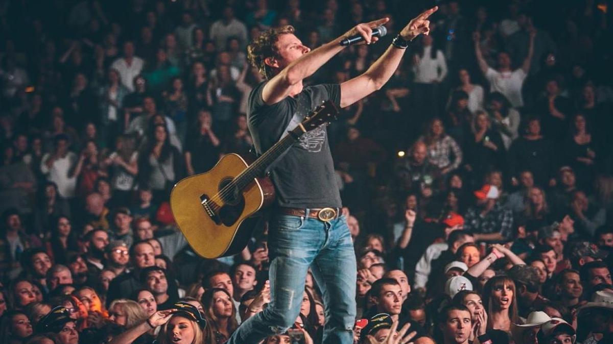 Dierks Bentley will play in Columbus Civic Center
