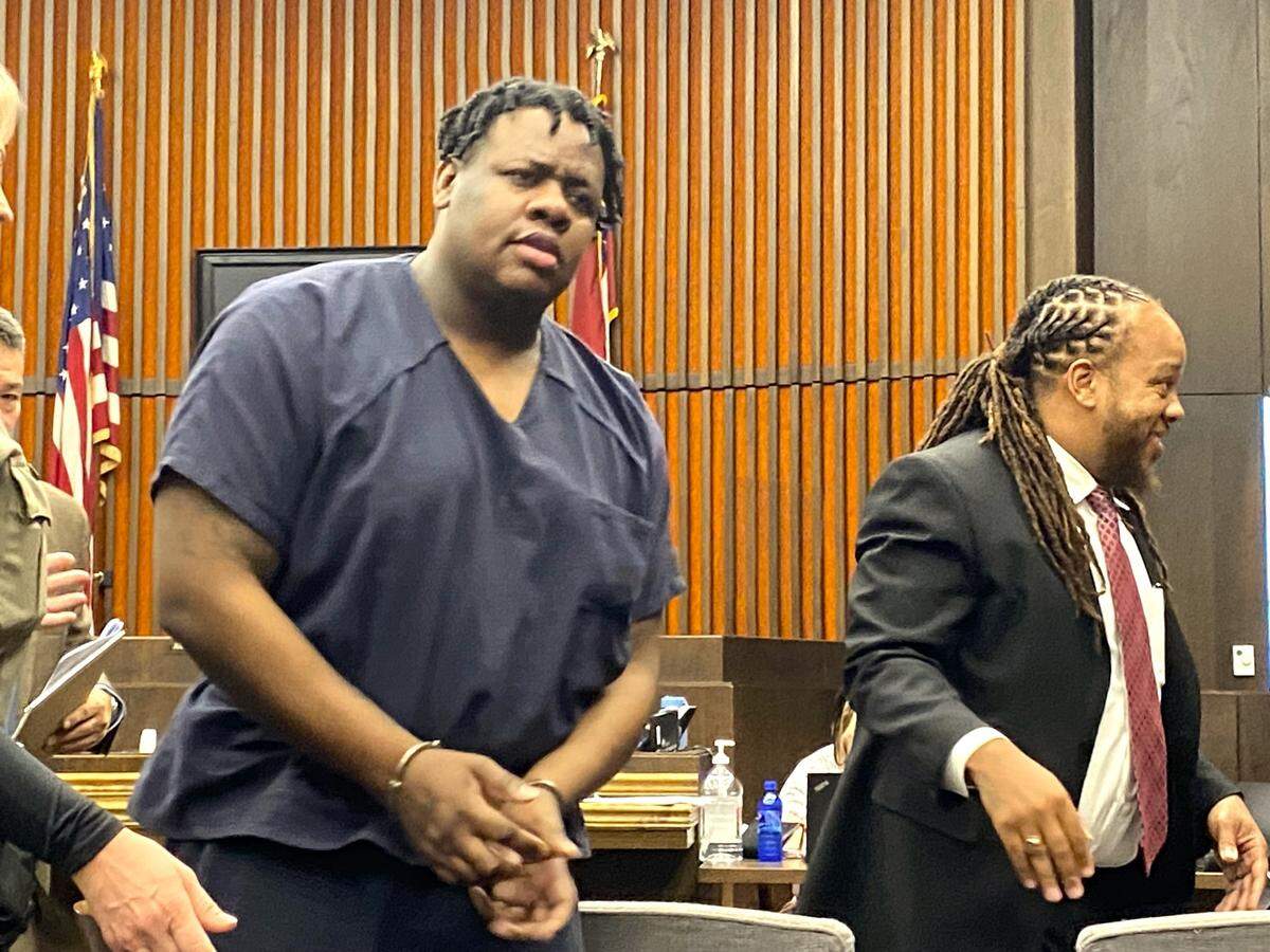 Rodderick Glanton leaves the courtroom after pretrial hearing in his pending Columbus murder case.