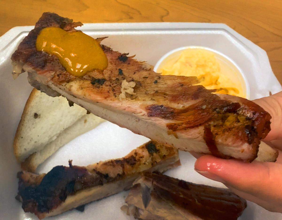Ledger-Enquirer reporter Kelby Hutchison tried the ribs Dexter’s Southern BBQ is located at 547 Veterans Parkway in Columbus, Georgia. 08/22/2024