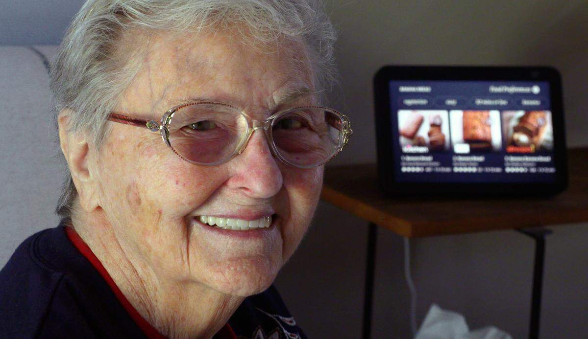 Jean McKee, a resident of Legacy Reserve at Old Town, shares her experience with using Alexa.