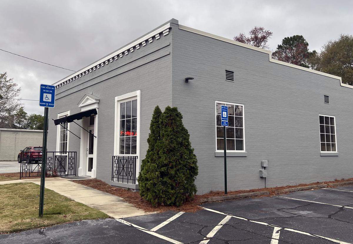 Midtown Provisions LLC, is bringing an upscale market and high-end spirits store to the Midtown area of Columbus, Georgia. Drew and Liz Godwin, along with Johnson and Crystal Trawick, are partnering to open Midtown Provisions in the summer of 2023.