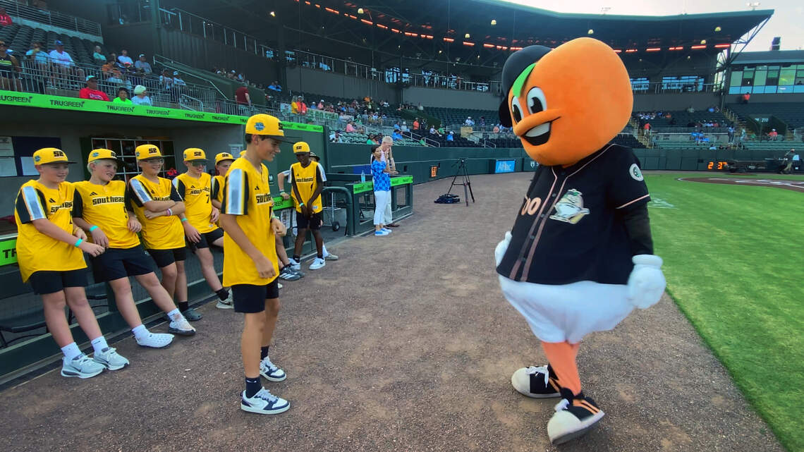 Columbus Clingstones honor Phenix City team that played in Little League World Series