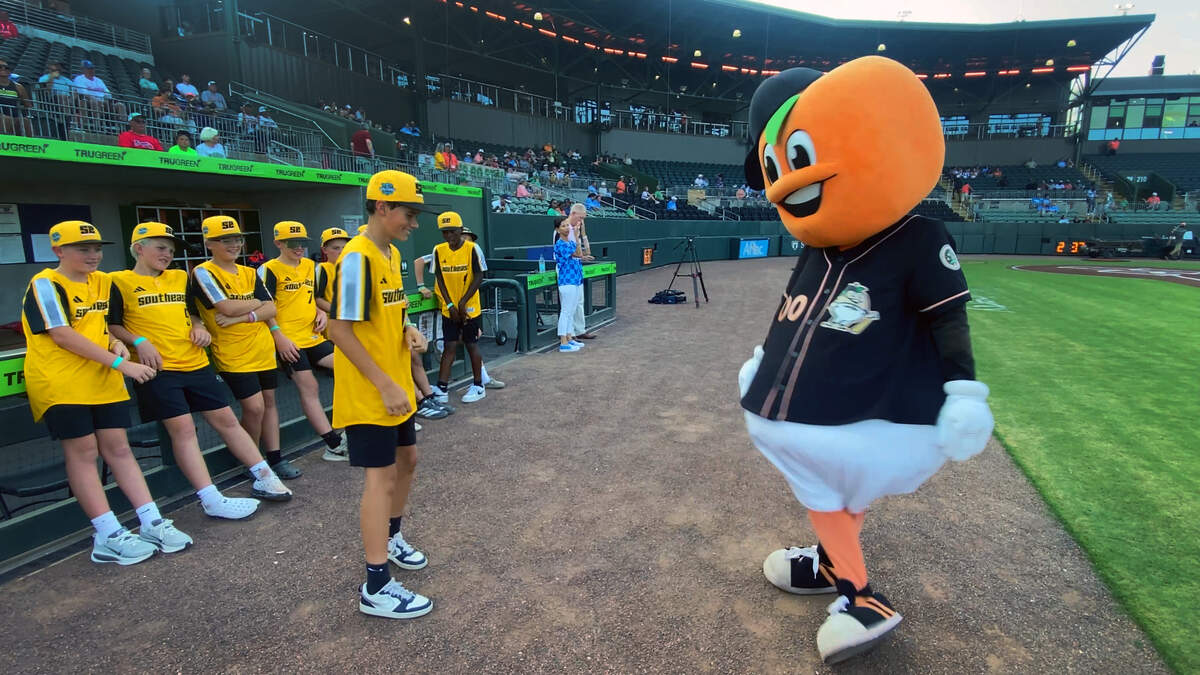 Columbus Clingstones honor Phenix City team that played in Little League World Series