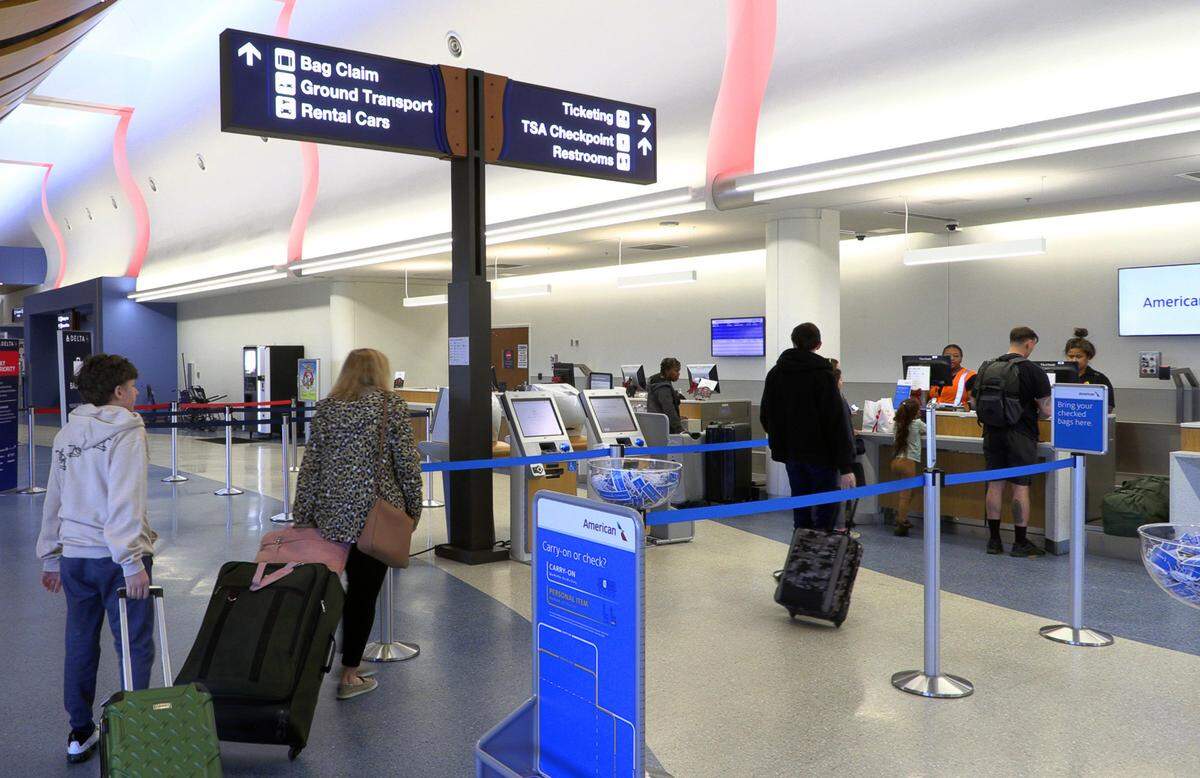 The Columbus Airport was informed late last week that American Airlines would end service to Columbus on April 3, 2023. Airport Director Amber Clark said the airport had little notice beforehand that this might be a possibility. 01/10/2023