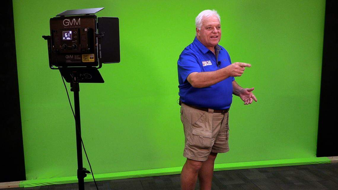 He was fired for refusing the COVID vaccine. Now, ex-Georgia sportscaster is back on TV