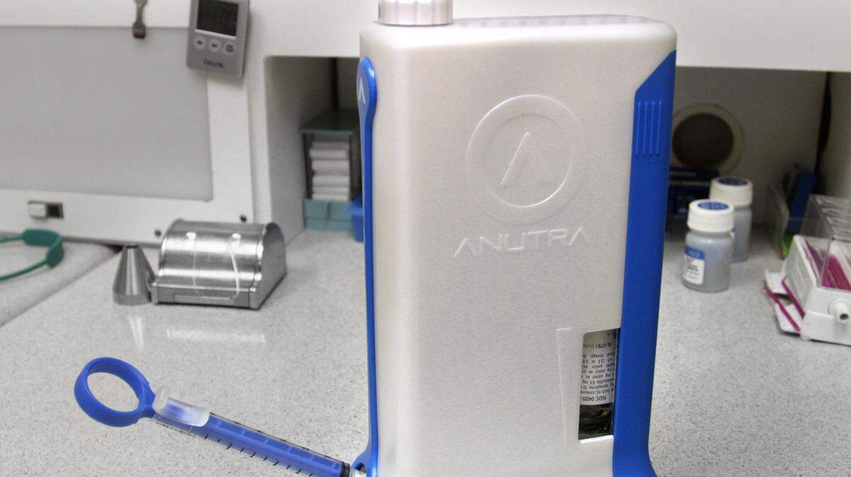 ROBIN TRIMARCHI rtrimarchi@ledger-enquirer.com 
 The Anutra Local Anesthetic Delivery System buffers the acidic quality of local anesthesia, which causes pain, by mixing an exact amount of sodium bicarbonate to create a more neutral pH that matches the body's physiology. 09.03.15