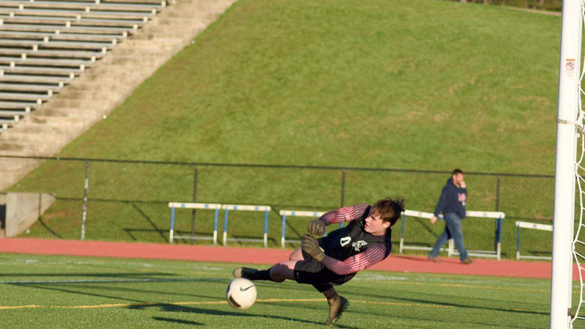 3 Pacelli athletes sign college soccer letters of intent