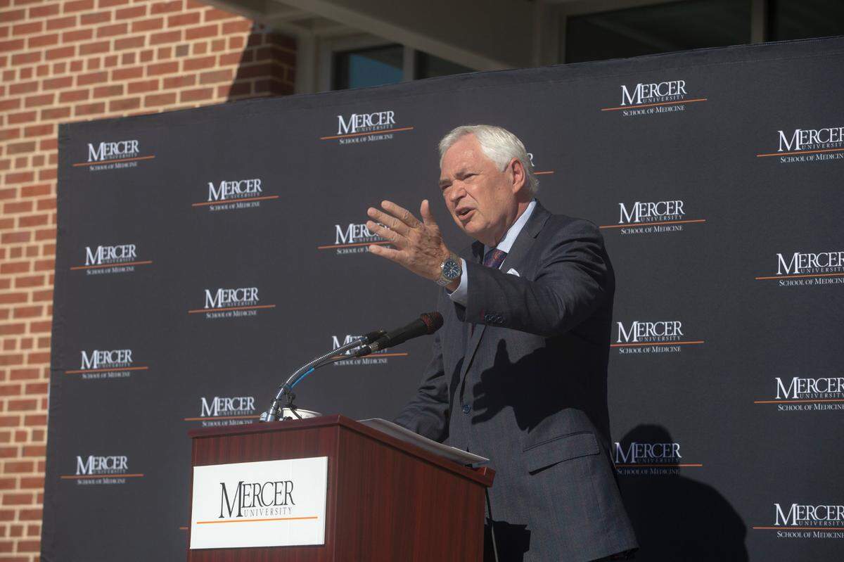 Mercer University President William D. Underwood welcomes the first class of medical students to the School of Medicine’s new Columbus campus on Dec. 14, 2021.