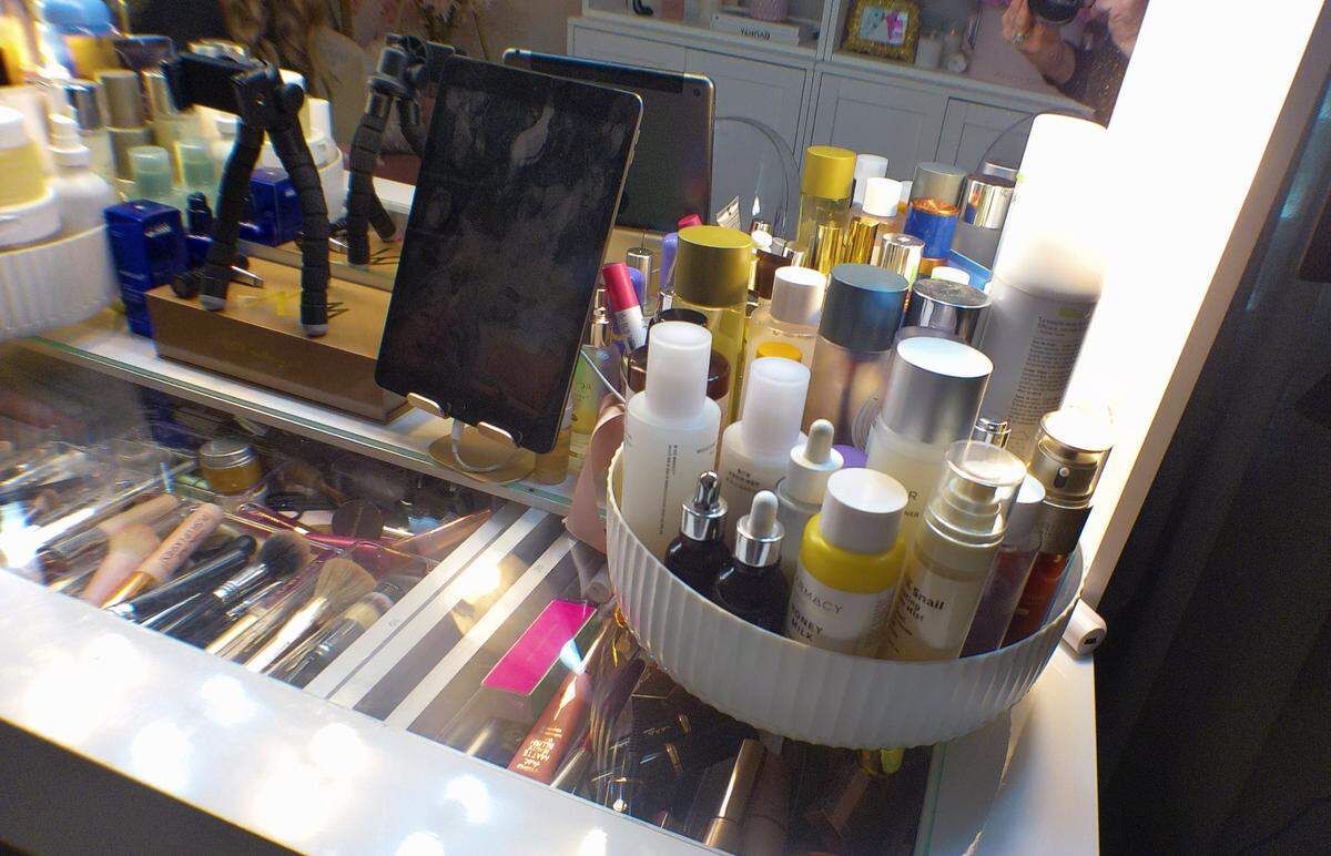 Local business woman, Ashley Shelton Mixon, has made a name for herself online and IRL with new skincare line. 5/14/2024