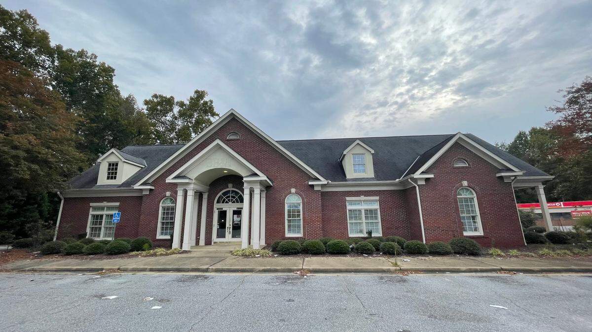 EchoPark Automotive will open its location at the vacant lot on 6100 Whitesville Road, the site of a former BB&T bank next to a Circle K gas station and Bradley Park Crossing shopping center.