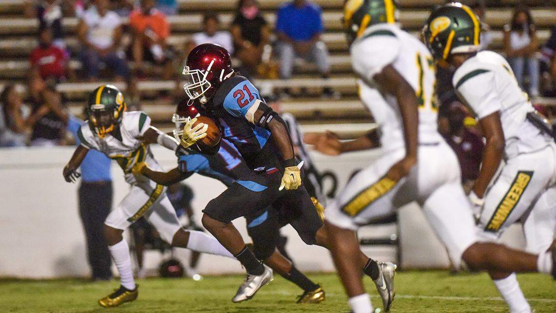 Game called after coaches, police separate Carver, Spencer players, fans during almost fight