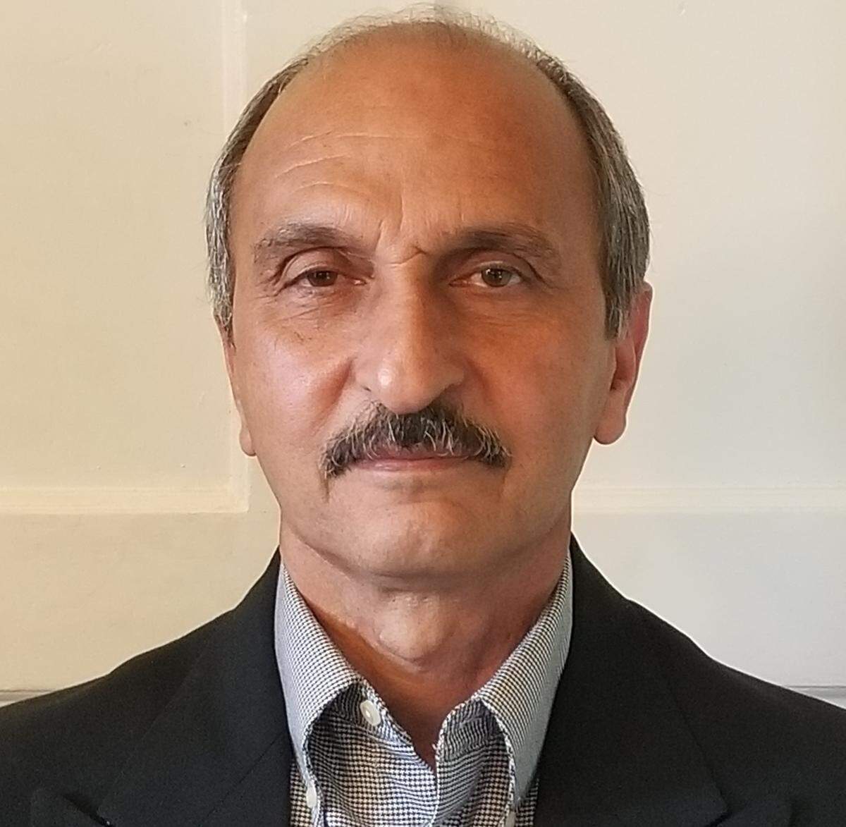 Sia Etemadi