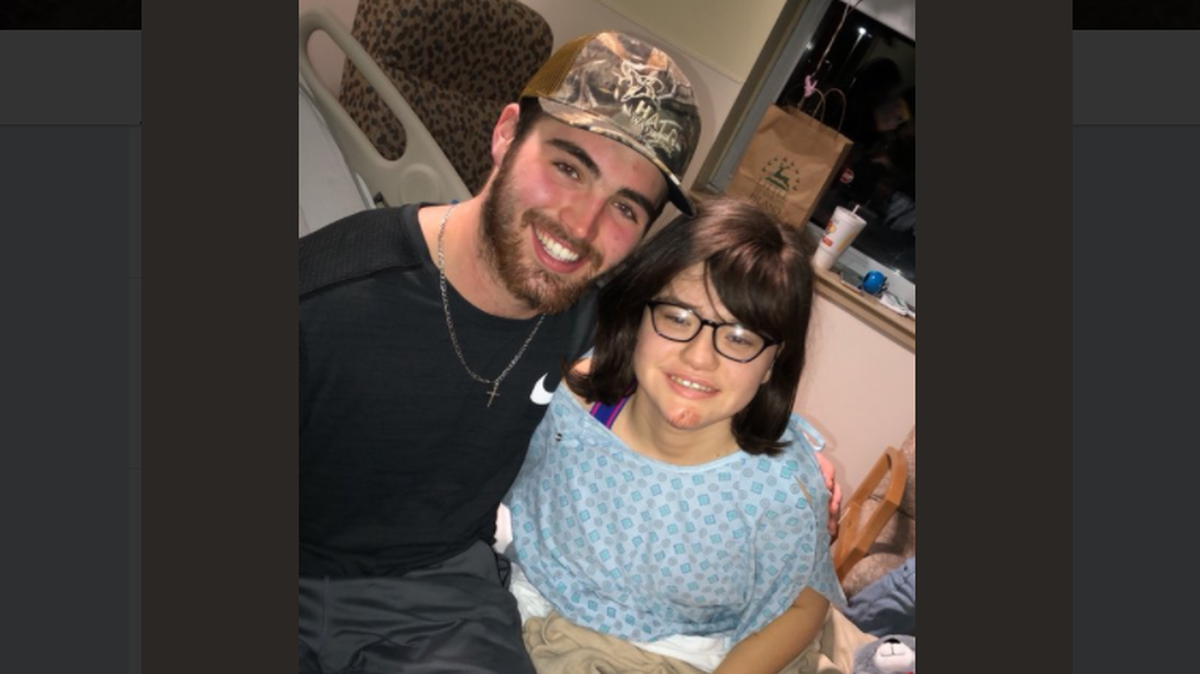 Georgia quarterback Jake Fromm visits a sick fan and former classmate in Warner Robbins hospital