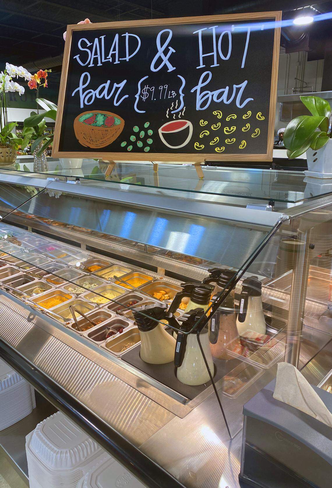 Green Island Grocery, pictured Dec. 12, 2025, at 6801 River Road in Columbus, Georgia, is now open and has a salad bar and a hot bar.