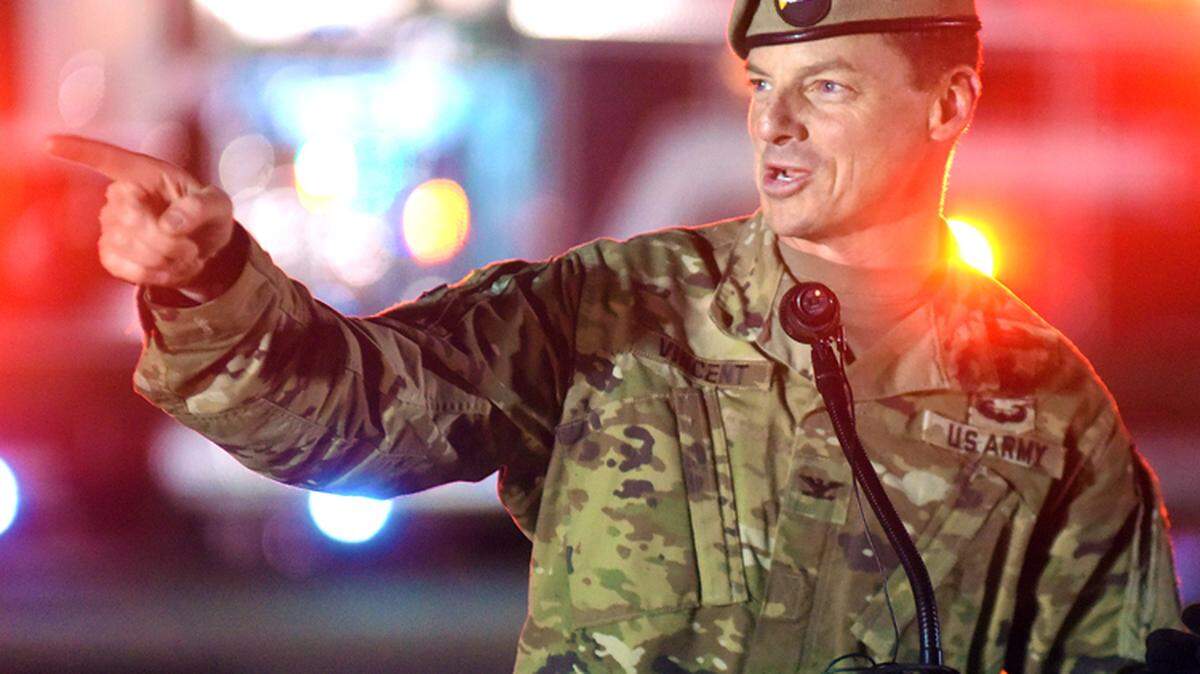 Spotted at the 250-foot airborne tower lighting ceremony December 9, 2016 
