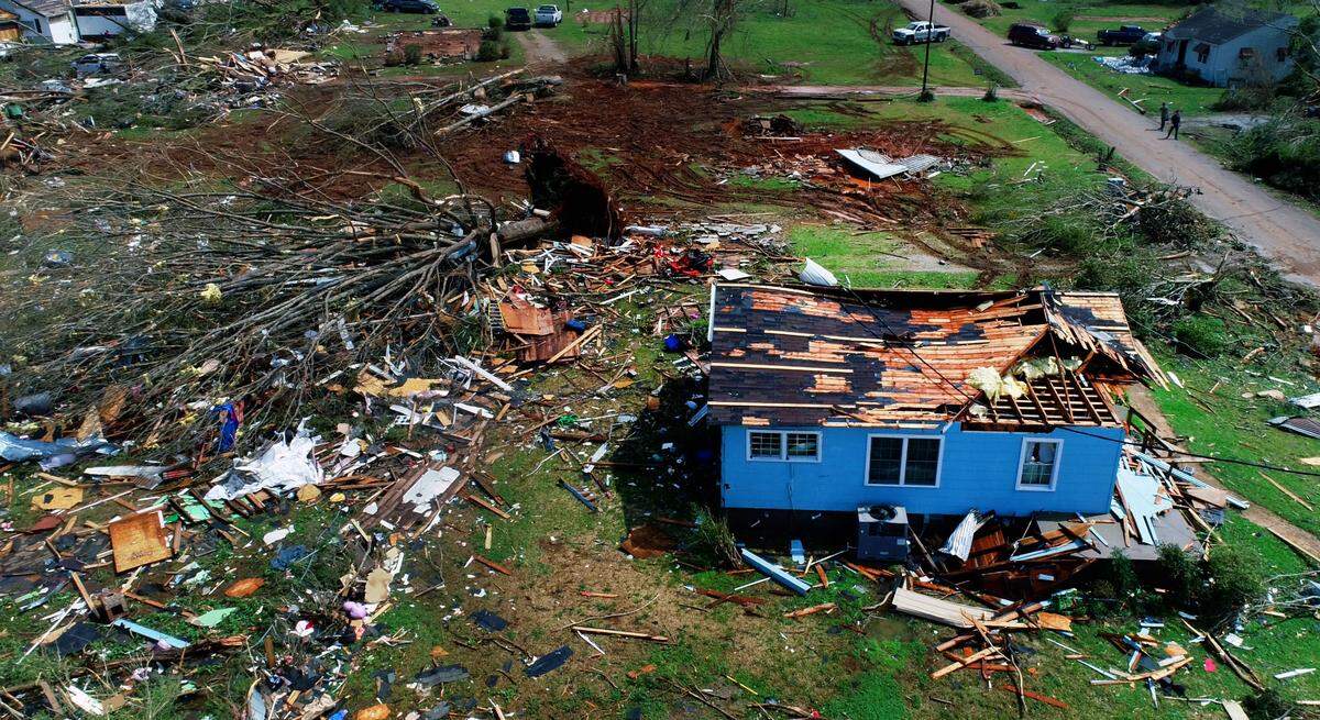 This blue house has been Sherry Bennett’s home for 44 years in Troup County, Georgia. 03/27/2023