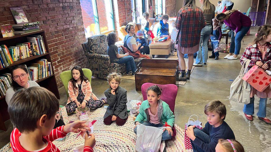 New Columbus center uses dress-up, mud pies & hands-on play for fun approach to learning