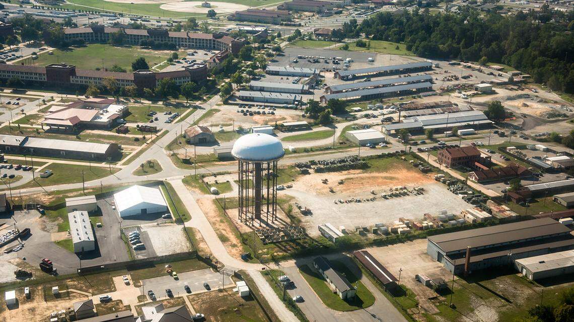 Cigars. Cash. Shell companies. 2 charged in alleged kickback scheme tied to Fort Benning