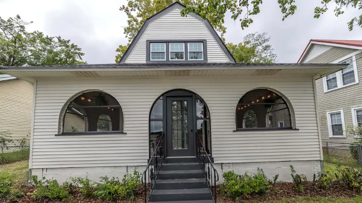 Unique exterior of historic home in Columbus, ga.