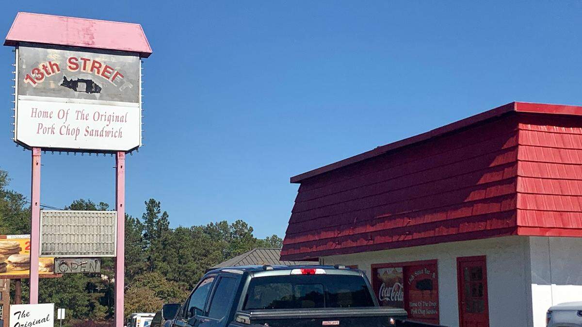 13th Street BBQ location on Veterans Parkway.