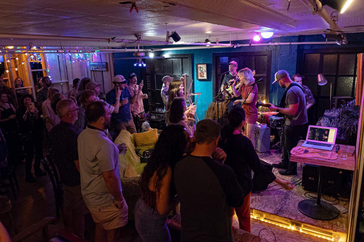 Ivey Ruth Jones plays with the Shelby Brothers at The Living Room