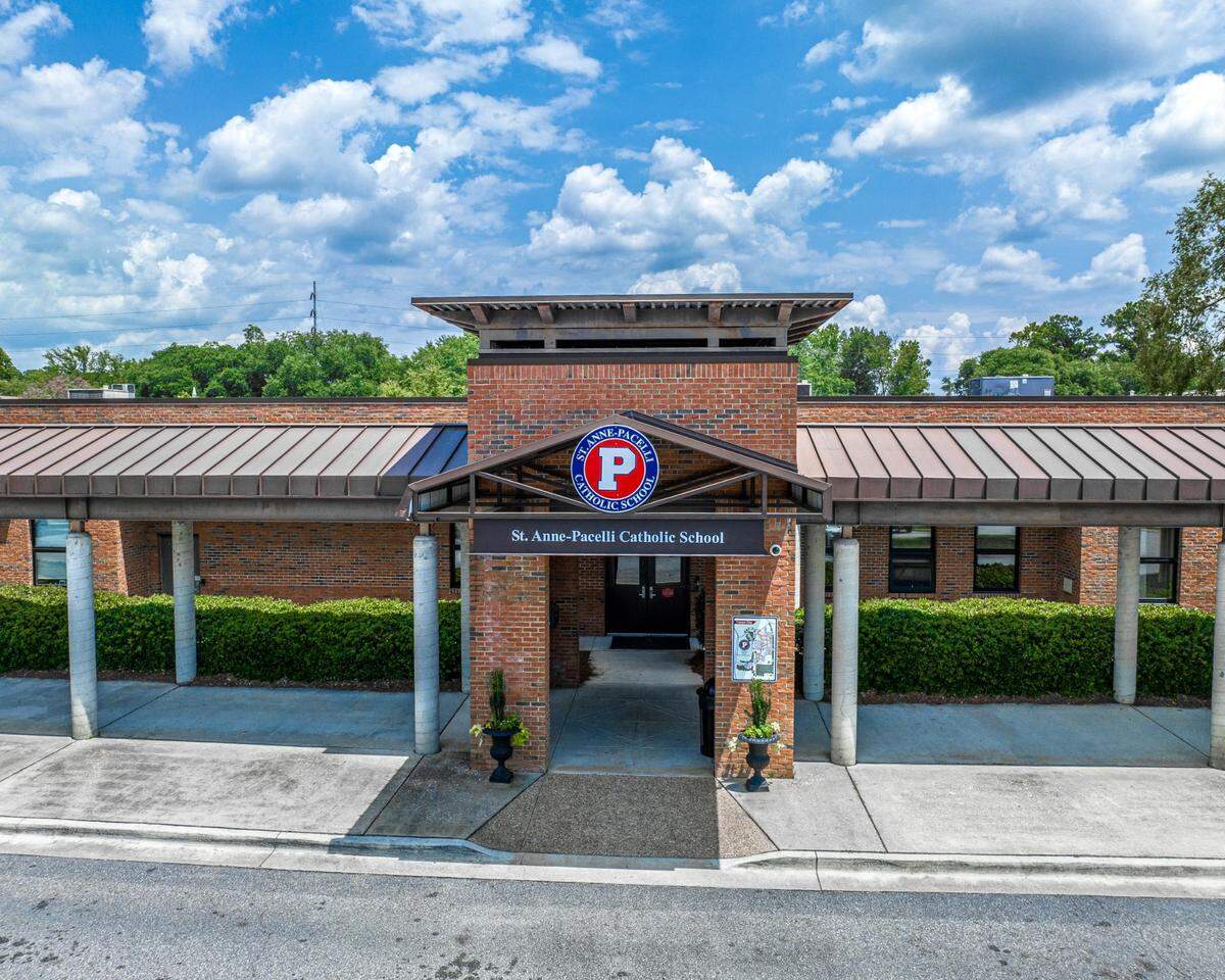 St. Anne-Pacelli Catholic School is a college preparatory for students from age 1 through 12th grade in Columbus, Georgia.