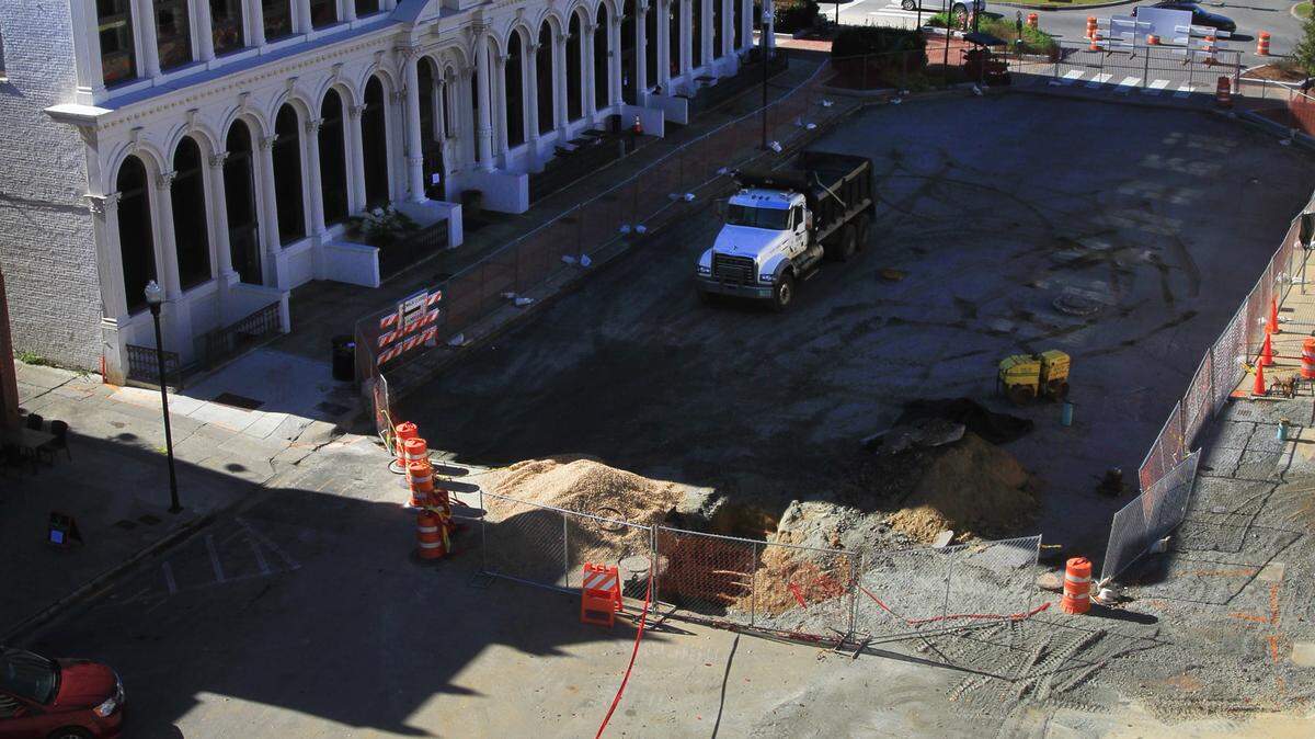 Mike Haskey/mhaskey@ledger-enquirer.comConstruction crews continue to work on 11th Street between Broadway and First Avenue. Next month, they will be working a block west, between Front and Broadway.