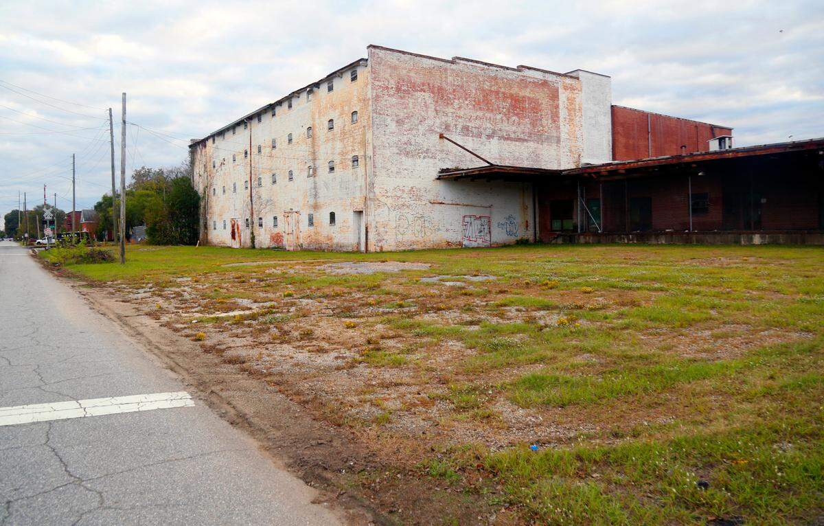 The Columbus Pickleball Association, a nonprofit organization, purchased this property at 1641 Third Ave. in Columbus, Georgia with the intent of building Columbus’ first pickleball facility on the site. 11/18/2024