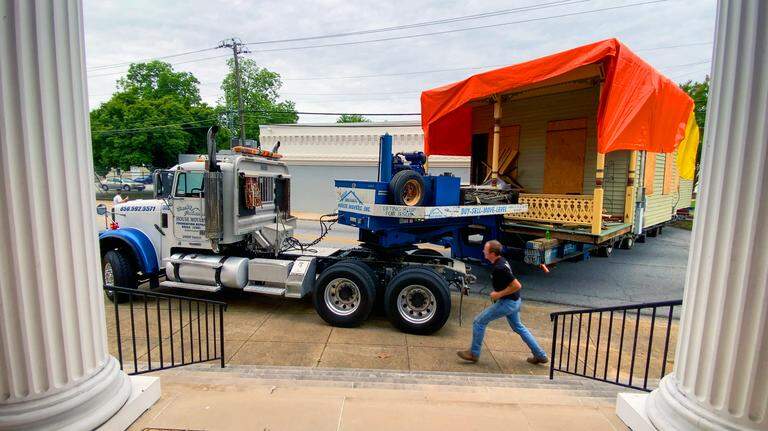 ‘Awesome to watch.’ Historic Columbus moves Alma Thomas House