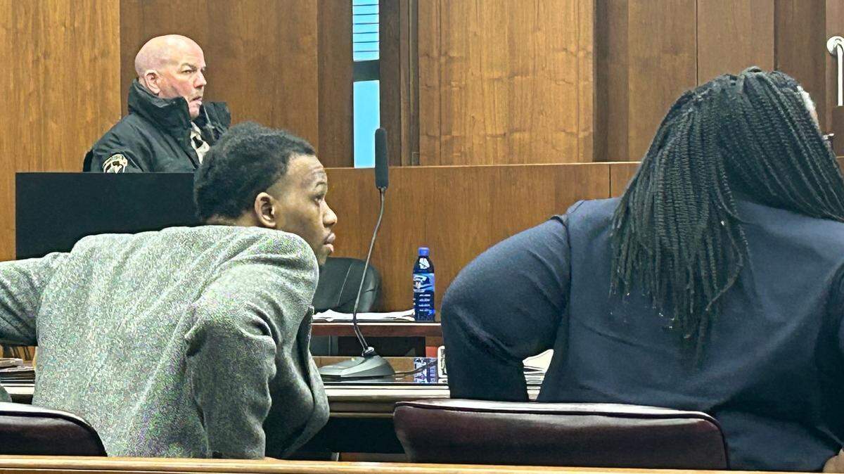 Caron Giles (left) sits next to Regional Public Defender Angela Dillon (right) Tuesday in Superior Court. 11/19/2024