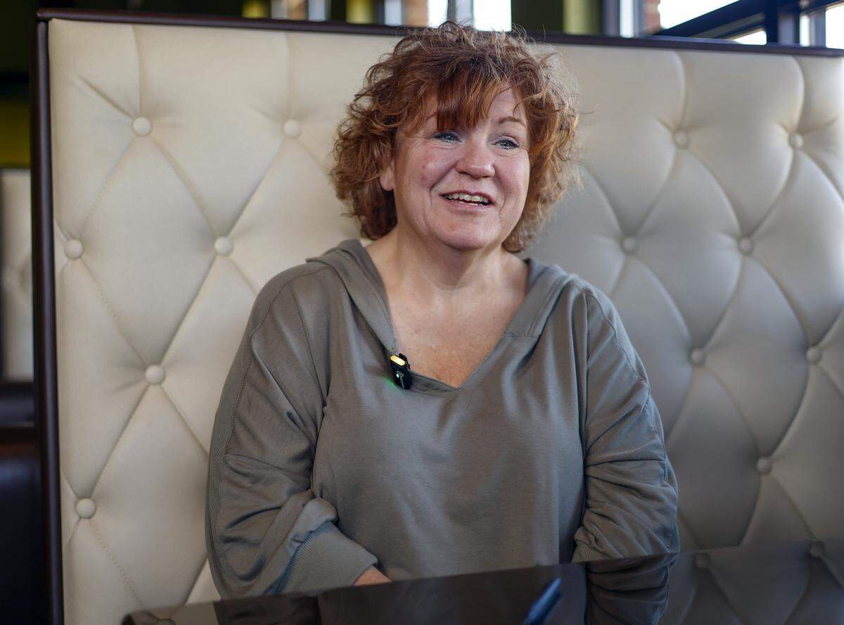 Niki Gedroic, the owner of Smoke Bourbon and BBQ, has closed this location at the corner of Broadway and 11th Street in downtown Columbus, Georgia and is reopening the restaurant as Smoke Tavern and Grill in the former B. Merrell’s location on Veterans Parkway.
