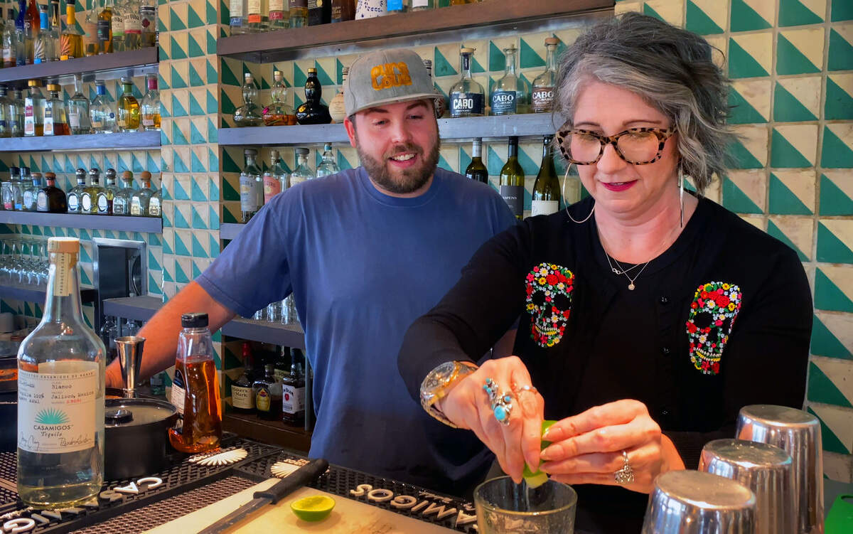 Cole Butterfield, bartender at Pure Taqueria in Columbus, GA, teaches Ledger-Enquirer reporter Sundi Rose how to make a Margarita. 05/03/2024