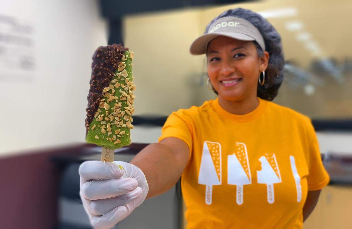 Aresha LeFlore is the operator of Popbar Columbus. Popbar offers handcrafted gelato, sorbetto, and yogurt on a stick. The pops are made in-house daily with all natural ingredients. 09/13/2024