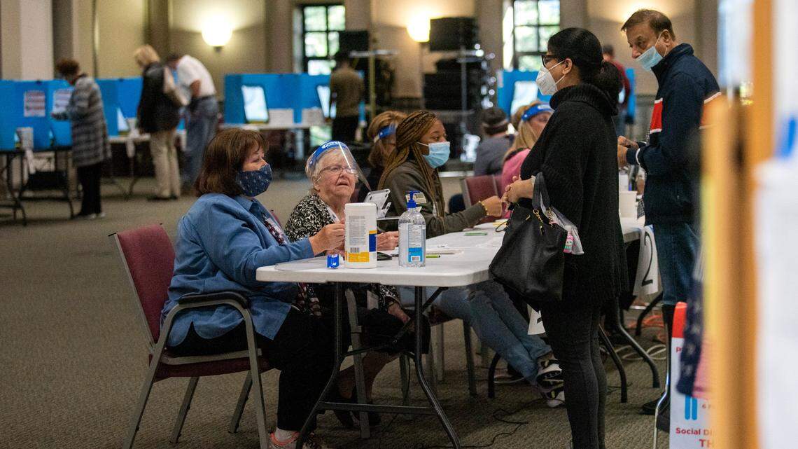 Live updates: ‘Pretty historic day’ in Columbus as voting wraps up across Georgia