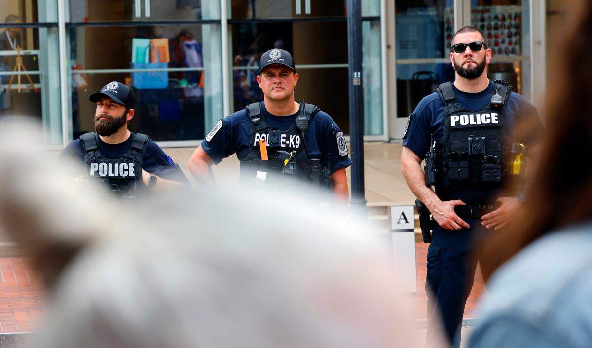 Columbus police officers were in attendance at Columbus’ ”No Kings” protest.