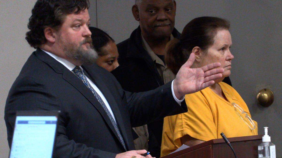 Defense attorney Rod Skiff represents Sama Moore at a Thursday afternoon hearing in Columbus Recorder’s Court in Columbus, Georgia. 12/07/2023