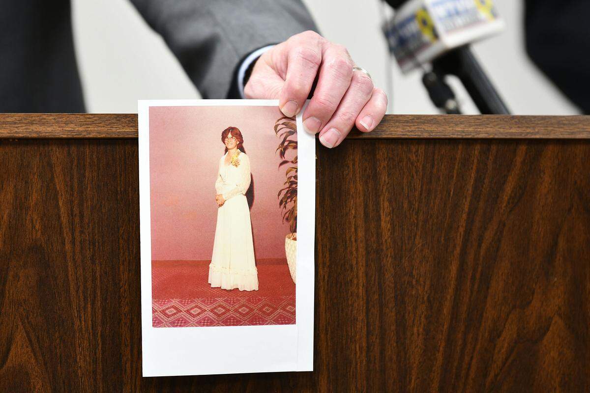 GBI Special Agent Joe Chestnut holds picture of René Dawn Blackmore at the press conference announcing an update to a 40-year-old cold case with the Chattahoochee County Grand Jury indictment of Marcellus McCluster, age 64, formerly of Richland, GA, for the 1982 murder of René Dawn Blackmore, then age 20, of Arizona.