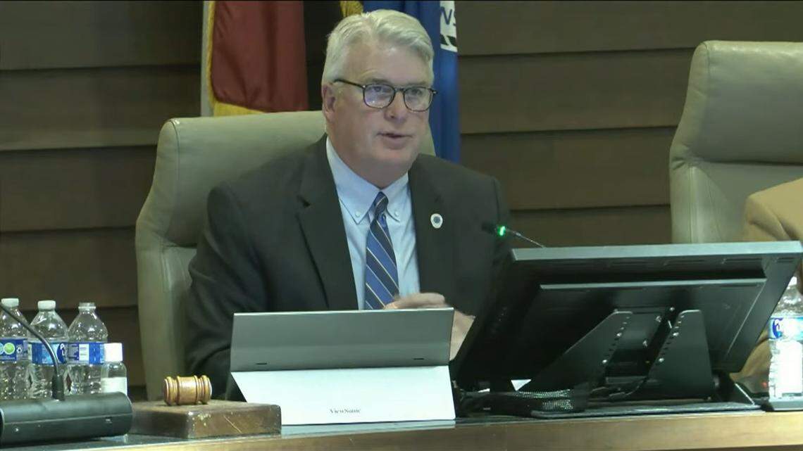 Columbus mayor responds to concerns about violence from ICE raids happening here