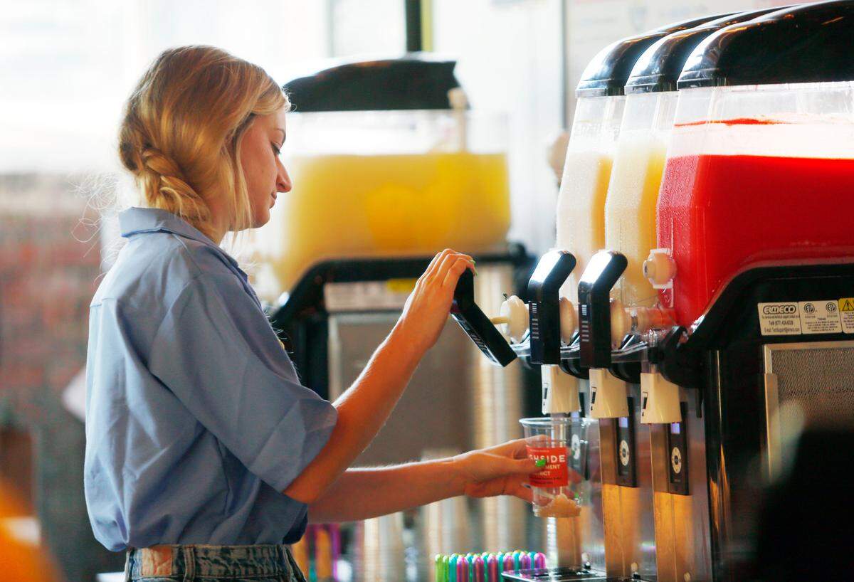 Ray’s Quick Stop, described as a “hometown throwback bar and vintage watering hole” has officially opened at Highside Market in Columbus, Georgia. The name and design are inspired by Ray’s Uptown Body Shop, the automotive shop that once occupied the building. 06/20/2024
