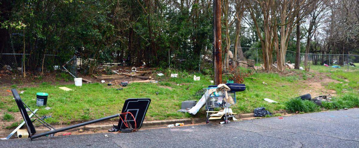 Trash and abandoned items scattered throughout 3rd Avenue near 32nd Street. 3/5/24
