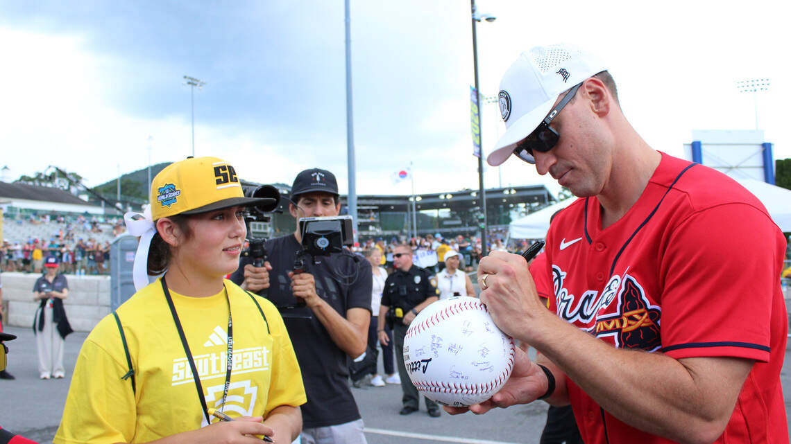 Phenix City all-stars meet their Atlanta Braves heroes at Little League World Series