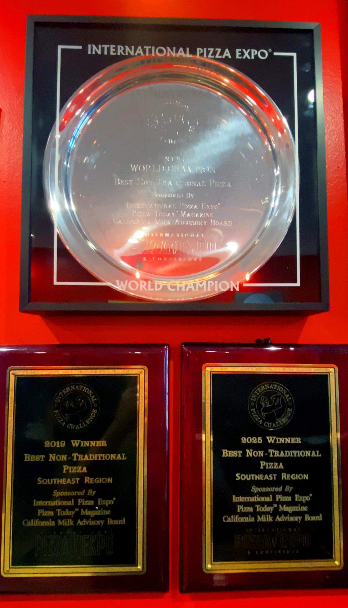 Leo Dicesaris, owner of Cerrone’s Brick Oven Pizzeria in Columbus, won the non-traditional pizza division at the 2025 International Pizza Challenge. in Las Vegas, Nevada.