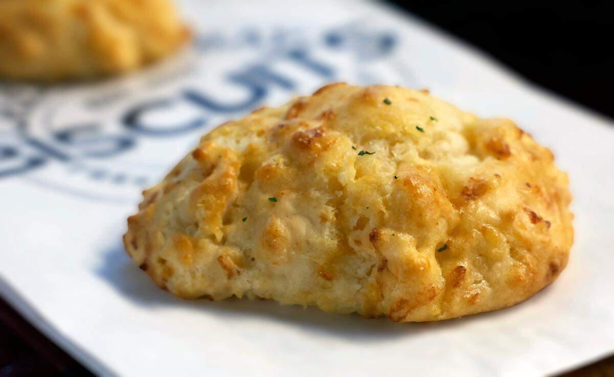 Ledger-Enquirer reporter Kelby Hutchison tried the Sailor’s Seafood Boil from a Red Lobster in Columbus on July 9, 2025, after seeing many videos about it on Instagram. Kelby got the Cheddar Bay Biscuits with his meal.