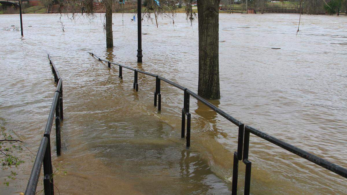 Mike Haskey mhaskey@ledger-enquirer.com 
 Portions of the Riverwalk remained underwater Monday morning due to the heavy rains that caused flooding. 12/28/15