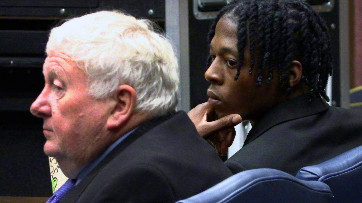 Defense attorney Mike Garner, left, is representing Jordan Jamal Seldon, 24, who’s on trial for murder, aggravated assault and using a gun to commit a crime. 07/26/2023