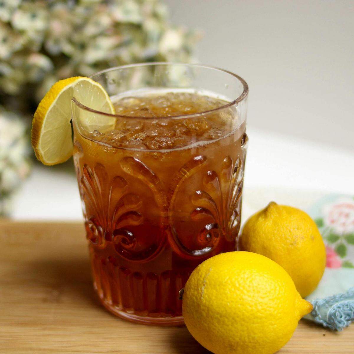  https://www.pexels.com/photo/lemon-iced-tea-with-lemon-fruits-792613/