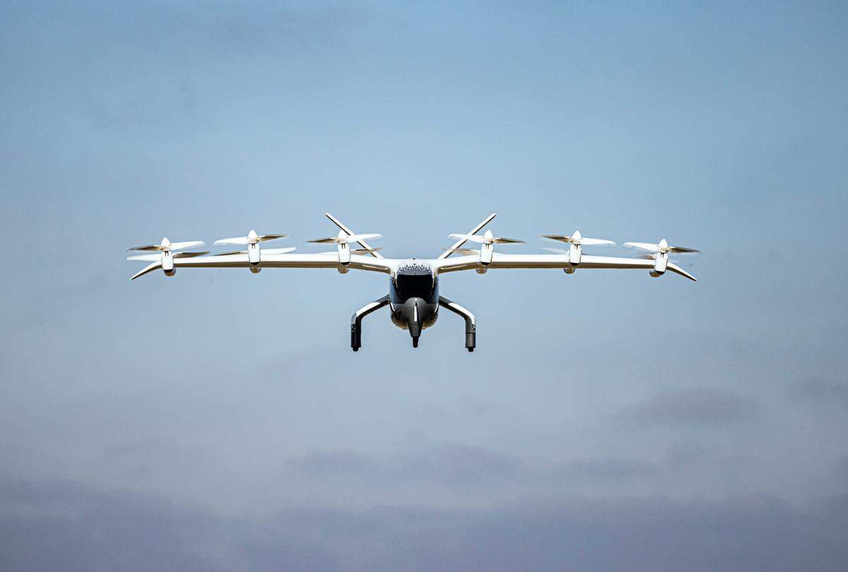 Archer Aviation eVTOL, named Midnight, takes flight in San Jose, California pilot office in 2023.