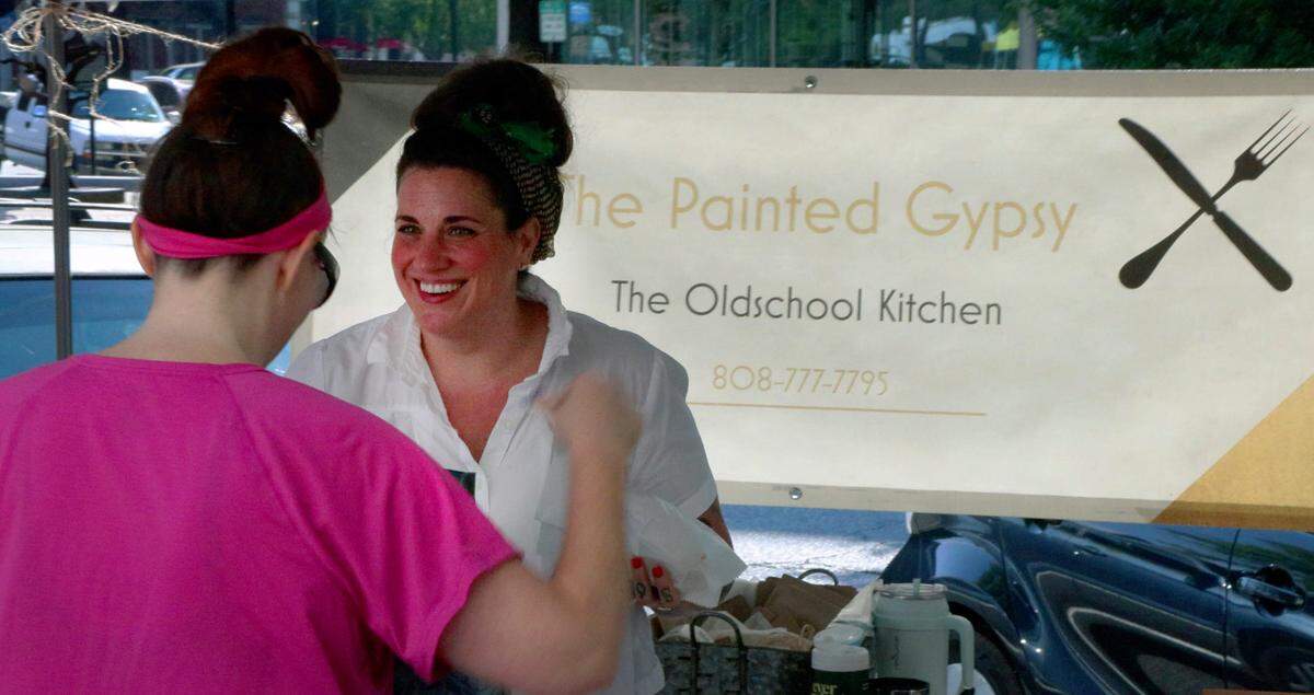 Kate Williams, chef, caterer, culinary Instructor, restaurant consultant,​ and owner of The Old School Kitchen in Columbus, has received enough online votes to reach the semifinals of Favorite Chef 2025. 05/24/2025