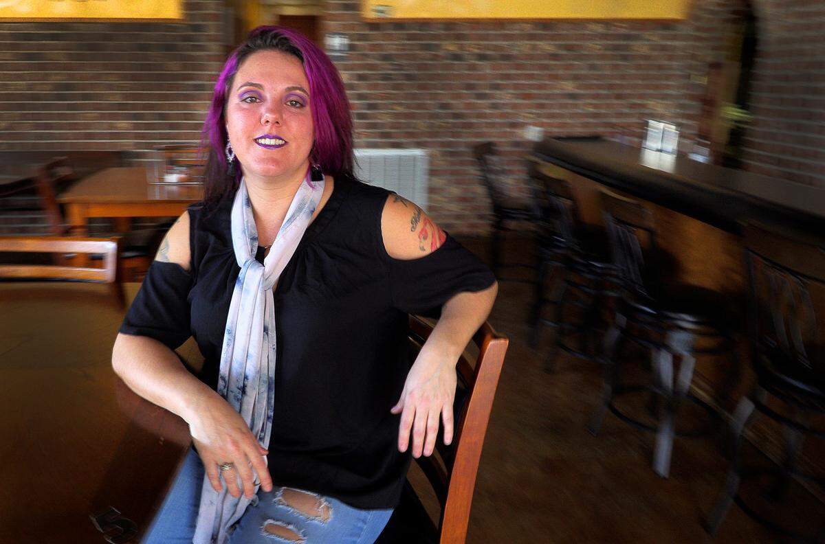 Giovanna’s Pizzaria and Restaurant has opened in Phenix City, Alabama. It’s owned by Christina Williams, who also runs a salon next door, named Barber Saloon.