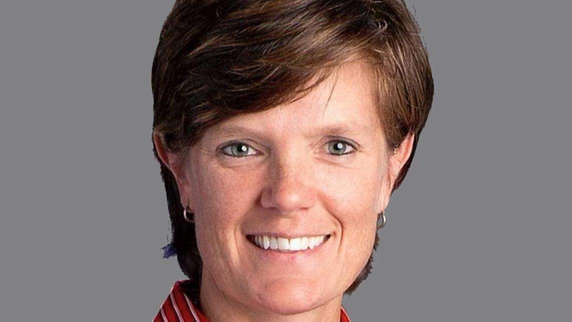 How a Columbus PE teacher shows students how to be strong in more ways than one